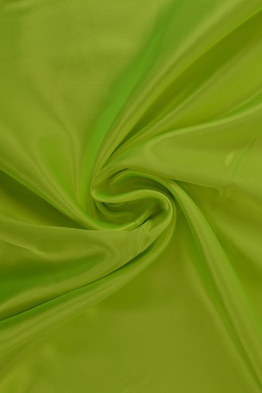 LIMEGRØN SATIN STOF – LET & GLANSFULDT
