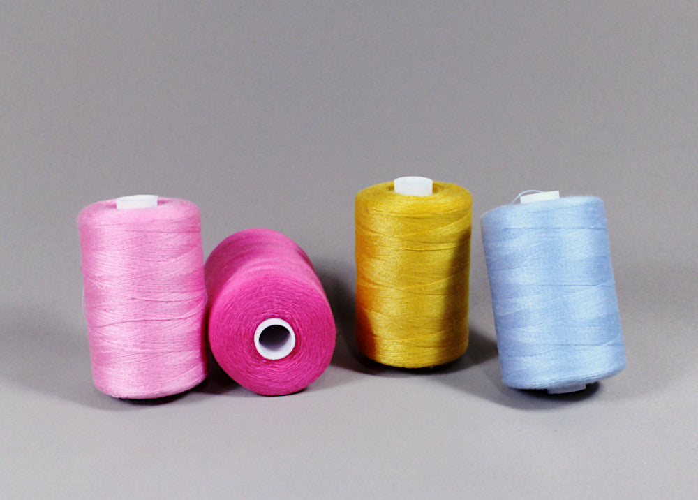 PASTEL LYSERØD STÆRK POLYESTER SYTRÅD