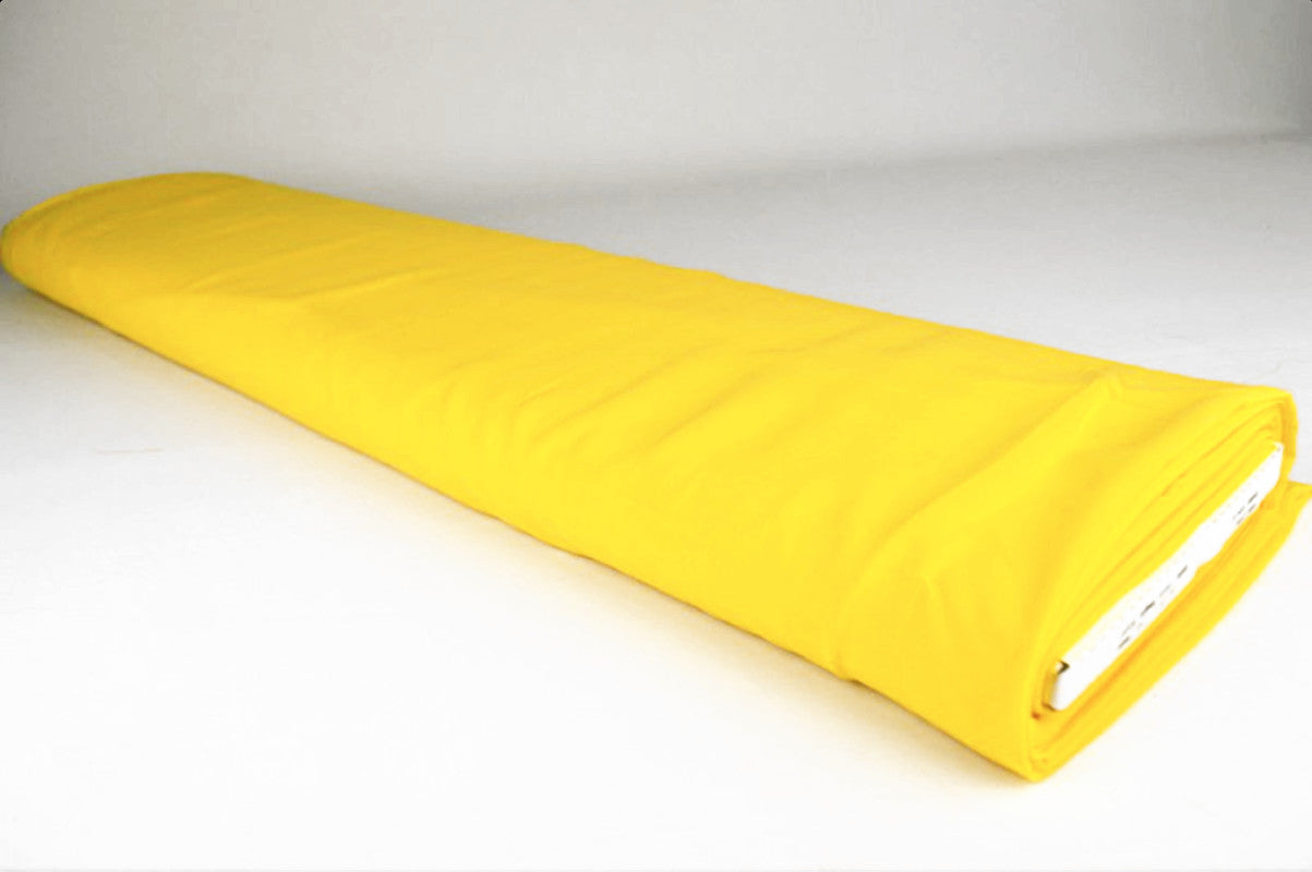 GUL CHIFFON – LET, GENNEMSIGTIG & MED FLOT FALD