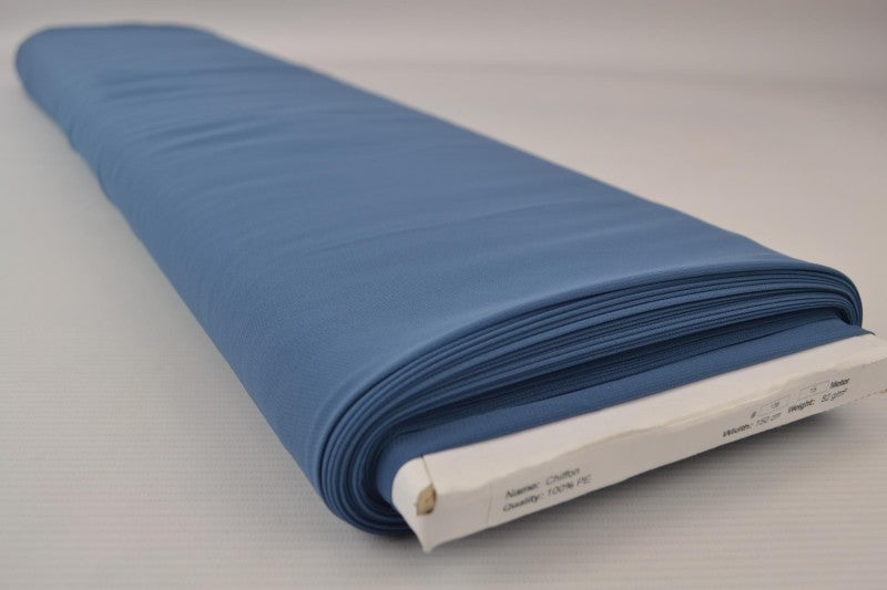 STÅLBLÅ CHIFFON – LET, GENNEMSIGTIG & MED FLOT FALD