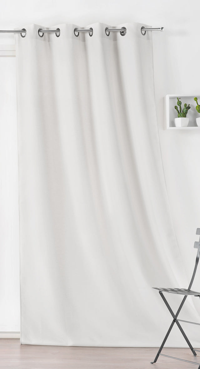 Slidstærkt vandafvisende udendørsstof — råhvid