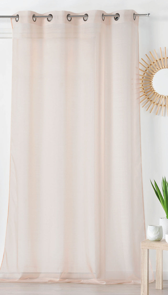Silkeblød semi-transparent gardinvoile — råhvid, syet som færdigt gardin
