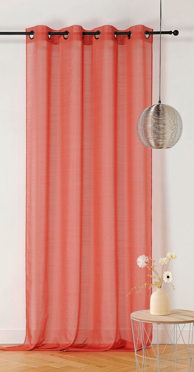 Silkeblød semi-transparent gardinvoile — koralrød, syet som færdigt gardin