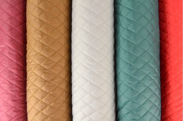 BORDEAUX QUILT STOF MED VATTERET BAGSIDE