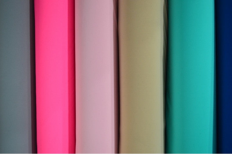 MØRKELILLA LYCRA – 4-VEJS STRÆK & HURTIGTØRRENDE