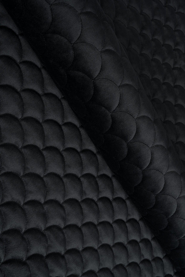 MAT NATSORT MAGIC VELVET 3D – QUILTET VELOUR MED SKÆLMØNSTER