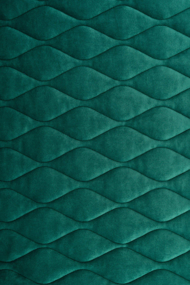 MØRK SMARAGDGRØN MAGIC VELVET 3D – QUILTET VELOUR MED BLADMØNSTER