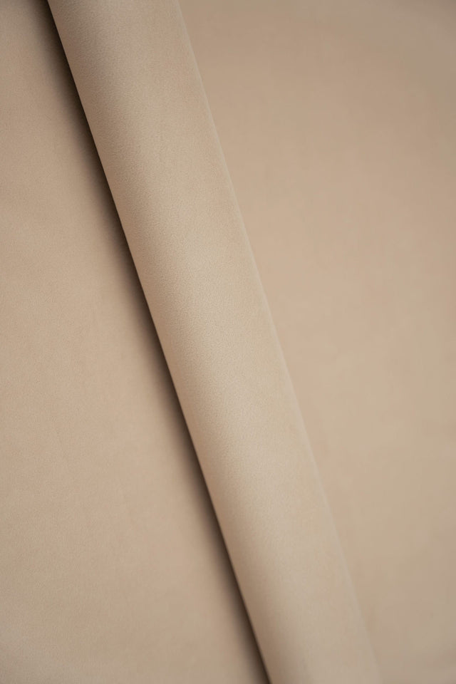 BLØD NUDEBEIGE SMART VELVET MØBELVELOUR – SLIDSTÆRK & PETPROOF