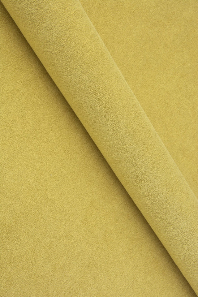 VARM KARRYGUL UTTARIO VELVET MØBELVELOUR – SLIDSTÆRK & PETPROOF