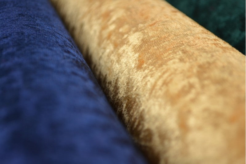 NAVY NERVØS VELOUR – STRIKKET, STRÆKBAR & GLANSFULDT FALD