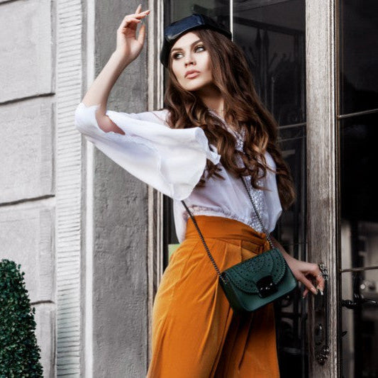 LILLA VISKOSE STOF – LET FALD & ELEGANT MAT GLANS