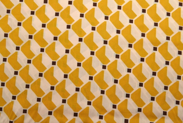RÅHVIDT VISKOSE STOF MED GULT GEOMETRISK PRINT – LET FALD & ELEGANT MAT GLANS