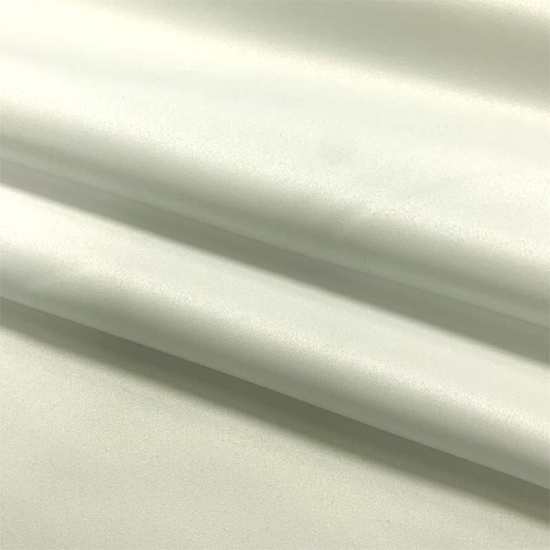 ELFENBENSFARVET DULL WEDDING SATIN – MAT BRYLLUPSSATIN MED BLØDT, FLYDENDE FALD