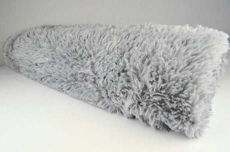 GRÅ LANGHÅRET PLYS – 30 MM LUV & ENVEJS STRÆK