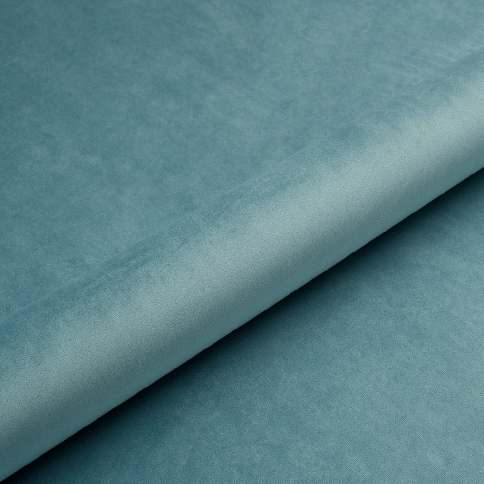 LYSEBLÅ LET OG SLIDSTÆRK MØBELVELOUR