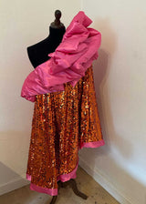 RØD PAILLETSTOF – STORE 8 MM PAILLETTER & ENVEJS STRÆK