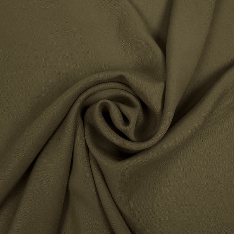 STØVET OLIVENGRØN TENCEL™ TWILL – BLØD, ÅNDBAR & SMIDIG DRAPERING