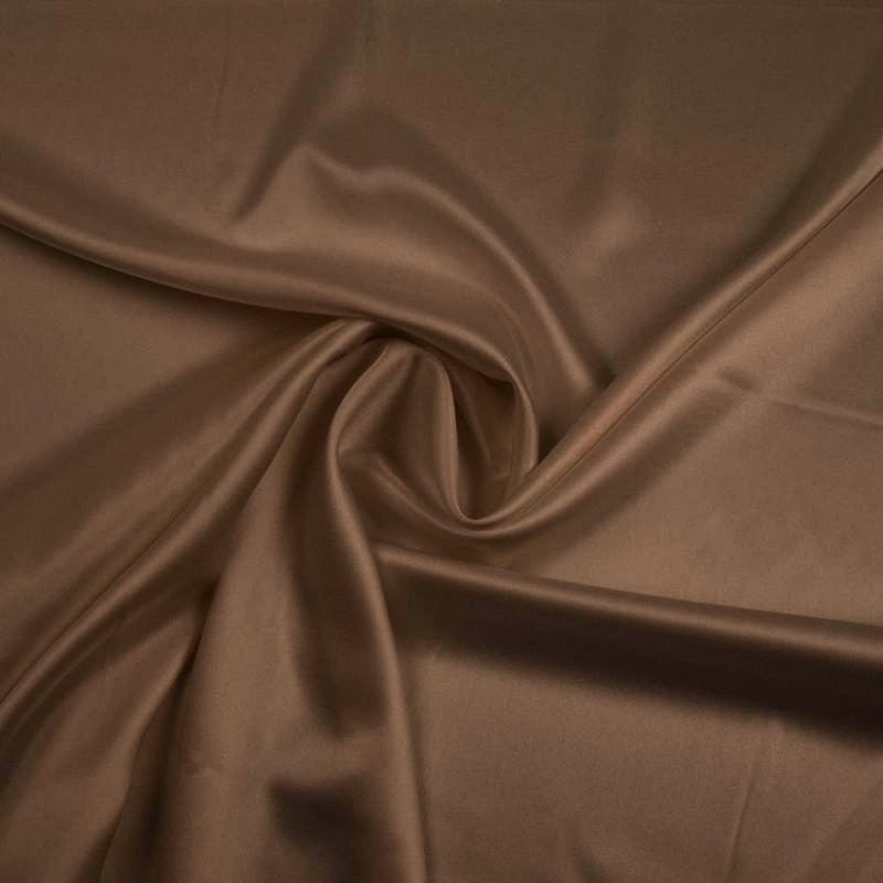 TAUPE SILKE SATIN MED LET STRÆK – BLØD GLAT OVERFLADE