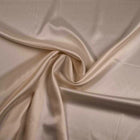 BEIGE SILKE SATIN MED LET STRÆK