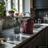 TAUPE QUILT STOF MED VATTERET BAGSIDE