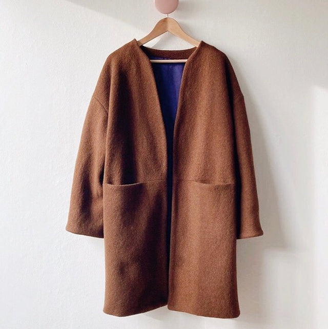 MØRK KARAMEL SLIDTÆRK OG BLØD ULD/POLYESTER STOF