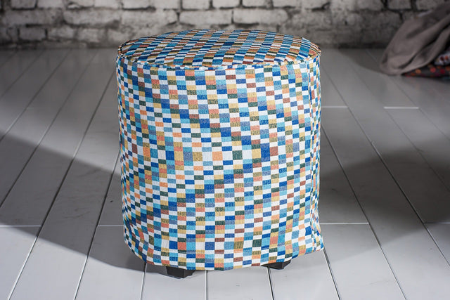 VARM KONFETTI-TERN PÅ SORT BARCELONA JACQUARD DEKORATIONSSTOF – KONFETTI-TERN