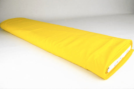 GUL CHIFFON – LET, GENNEMSIGTIG & MED FLOT FALD