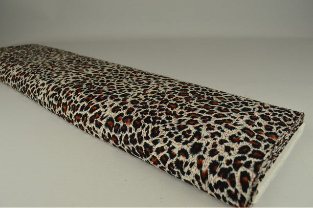 CREME BOMULDSPOPLIN MED LEOPARDPRINT – SORT & BRUN