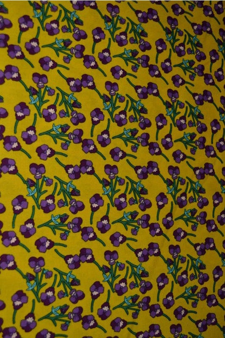 GUL BOMULDSPOPLIN MED BLOMSTERPRINT – LILLA & GRØN