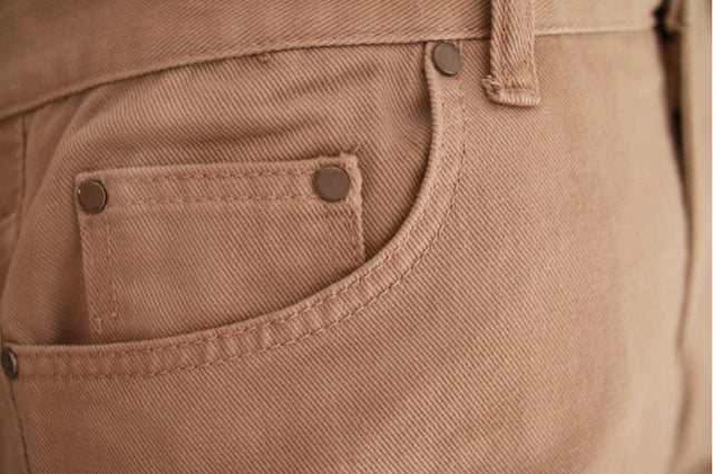 HVID BOMULDSTWILL MED STRÆK – DIAGONAL TWILL & FORMFAST KOMFORT