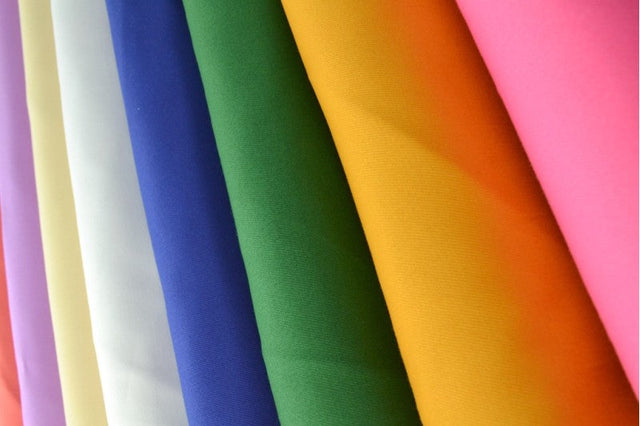 RØD BOMULDSTWILL MED STRÆK – DIAGONAL TWILL & FORMFAST KOMFORT