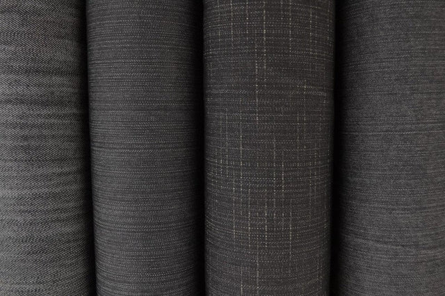 MELLEMGRÅ UVASKET DENIM MED STRÆK – 300 G/M²