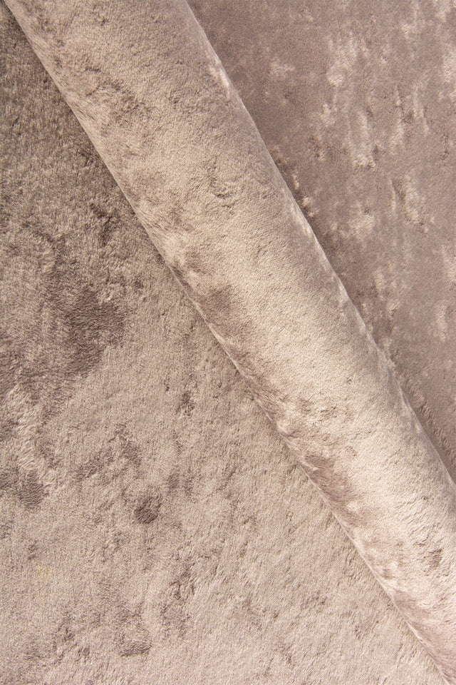 STØVET TAUPE EUREKA MØBELVELOUR – SLIDSTÆRK & PETPROOF