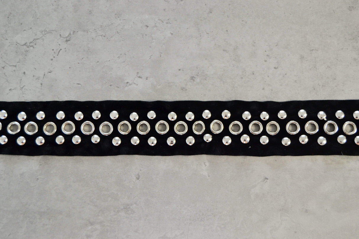 SORT VELOURBÅND MED NITTER 40MM