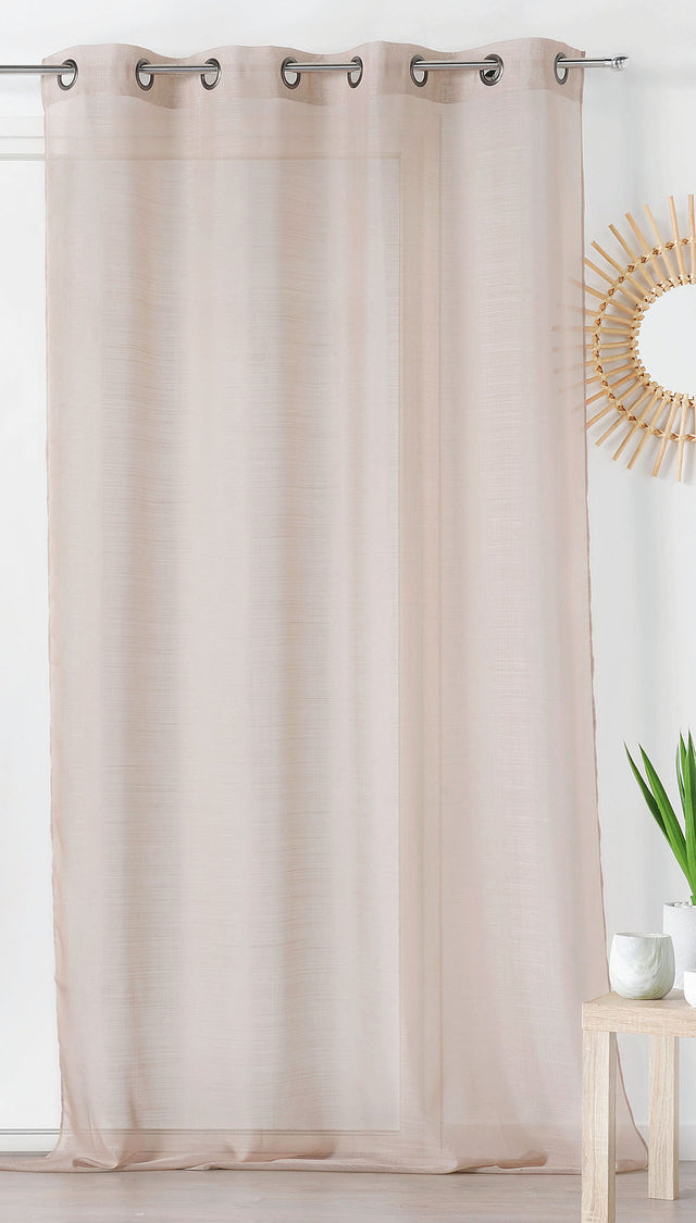 Silkeblød semi-transparent gardinvoile — pudderbeige, syet som færdigt gardin
