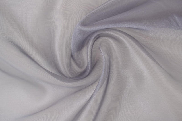 GRÅ ORGANZA – TRANSPARENT & SKINNENDE