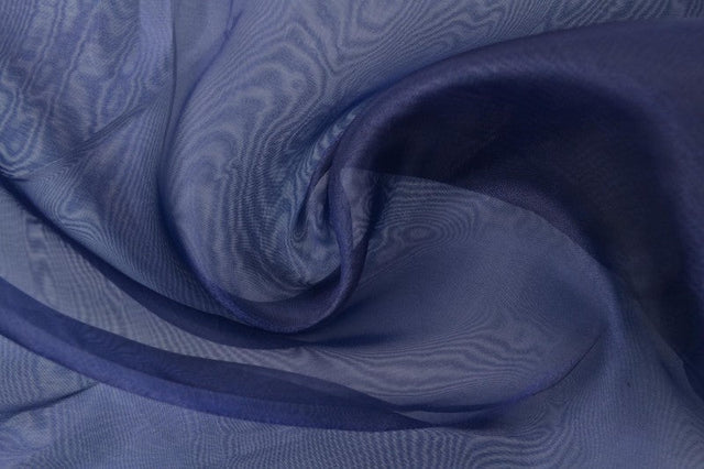 NAVY ORGANZA – TRANSPARENT & SKINNENDE