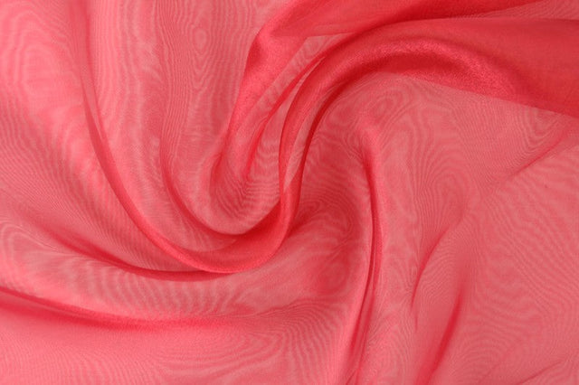 VINRØD ORGANZA – TRANSPARENT & SKINNENDE