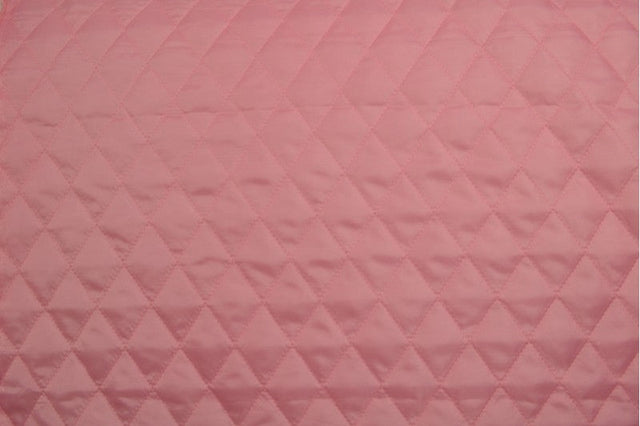 LYSERØDT QUILT STOF MED VATTERET BAGSIDE