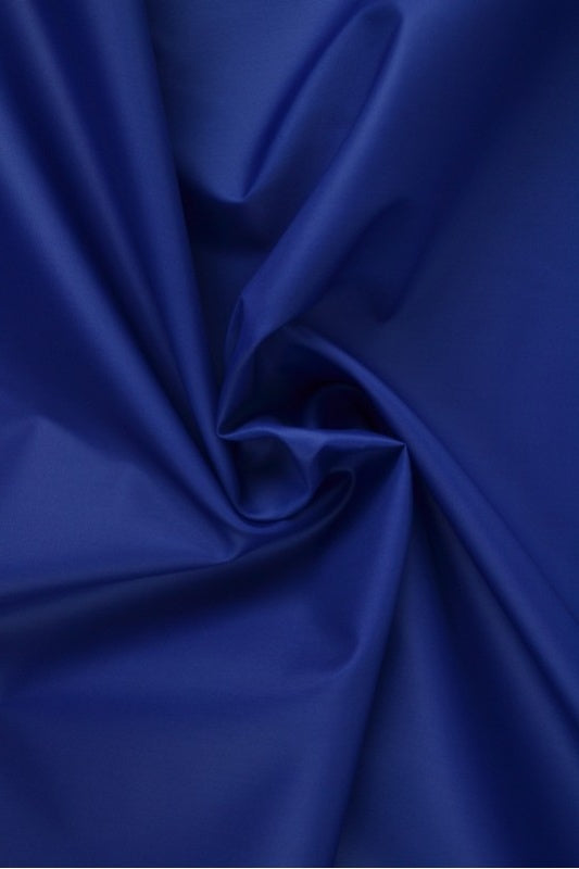 MØRKEBLÅ LET VANDTÆT POLYESTER – SLIDSTÆRK & HURTIGTØRRENDE