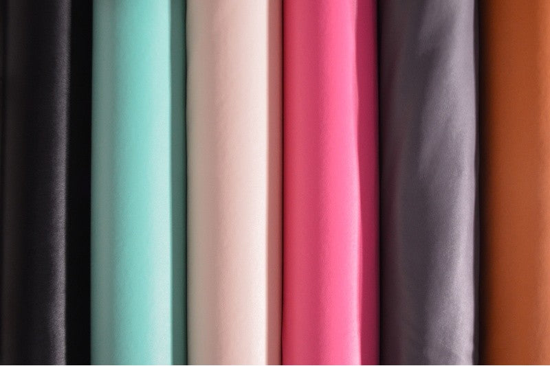 CREMEFARVET IMITERET LÆDER – TIL BEKLÆDNING & DEKORATION