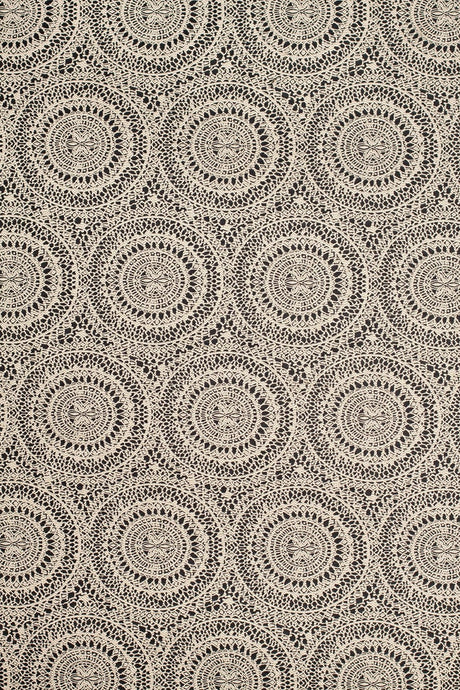 CREMEBEIGE BLONDE PÅ SORT LILLY JACQUARD MØBELSTOF – BLONDEMØNSTER