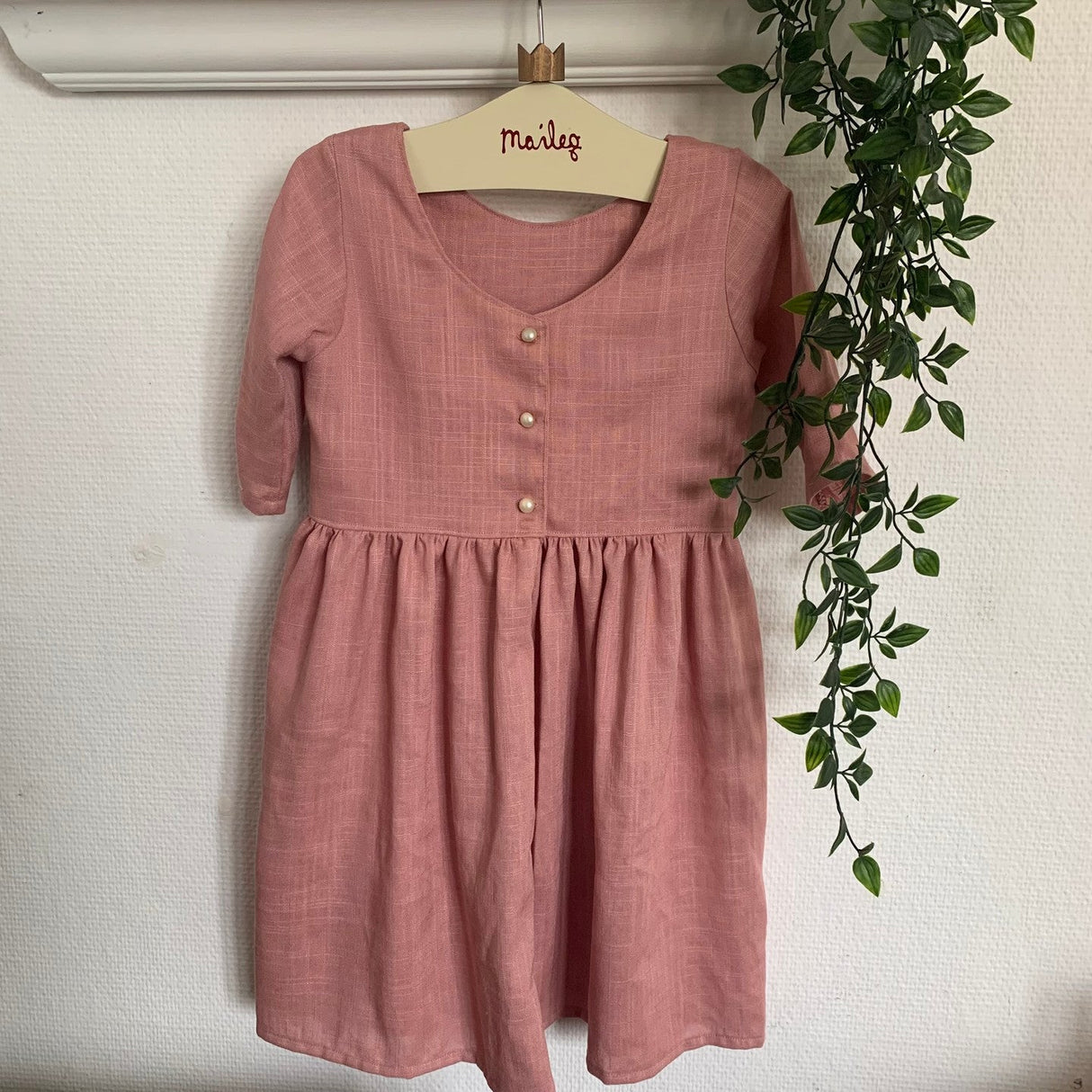 VINTAGE LYSERØD HØR/VISKOSE – ÅNDBAR MED BLØDT FALD