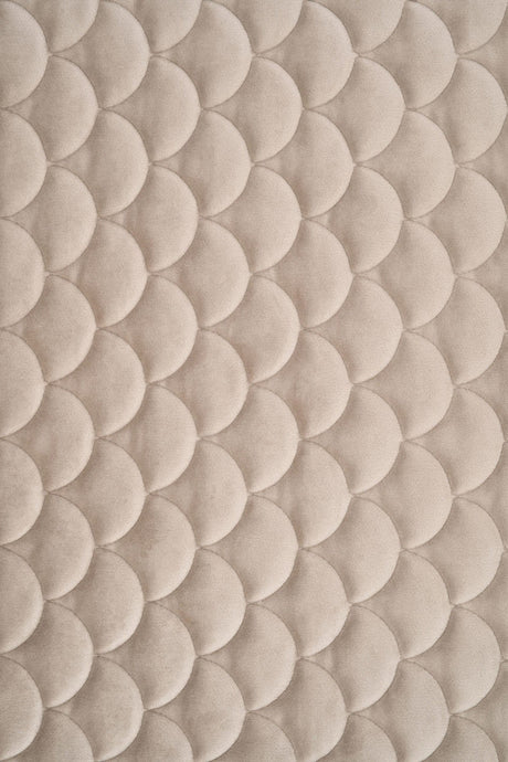 VARM SANDBEIGE MAGIC VELVET 3D – QUILTET VELOUR MED SKÆLMØNSTER