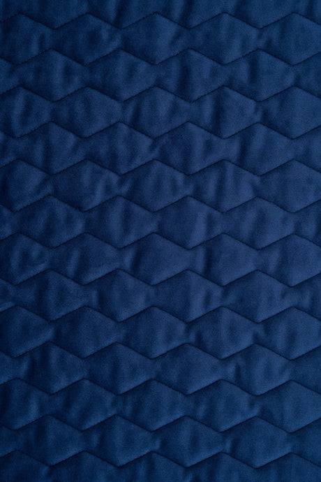 KLASSISK MARINEBLÅ MAGIC VELVET 3D – QUILTET VELOUR MED ZIGZAGMØNSTER