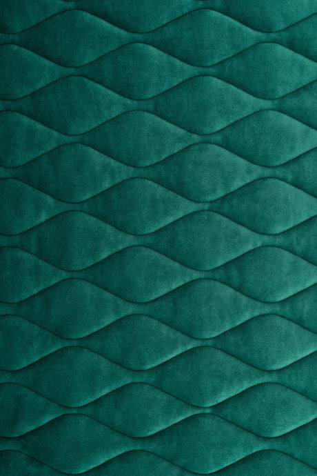 MØRK SMARAGDGRØN MAGIC VELVET 3D – QUILTET VELOUR MED BLADMØNSTER