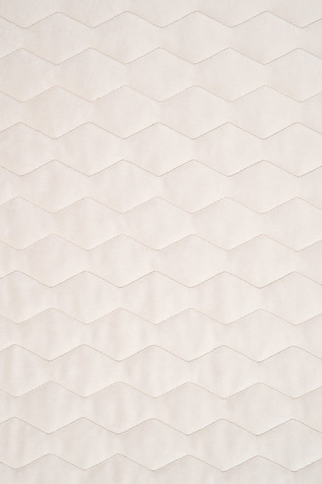 VARM ELFENBENSHVID MAGIC VELVET 3D – QUILTET VELOUR MED ZIGZAGMØNSTER