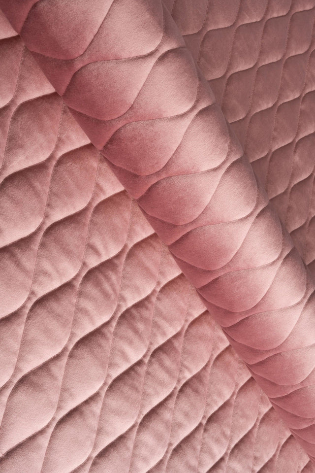 STØVET GAMMELROSA MAGIC VELVET 3D – QUILTET VELOUR MED BLADMØNSTER