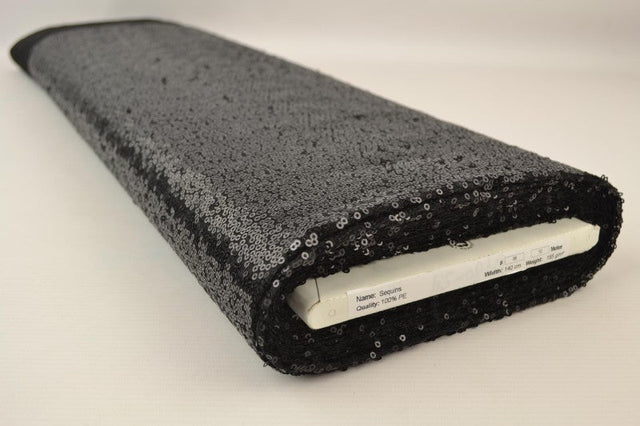 SORT PAILLETSTOF – SMÅ 3–4 MM PAILLETTER & ENVEJS STRÆK