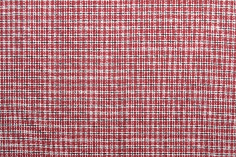 HVID SKOTSKTERNET FLANNEL M. SMÅ RØDE TERN